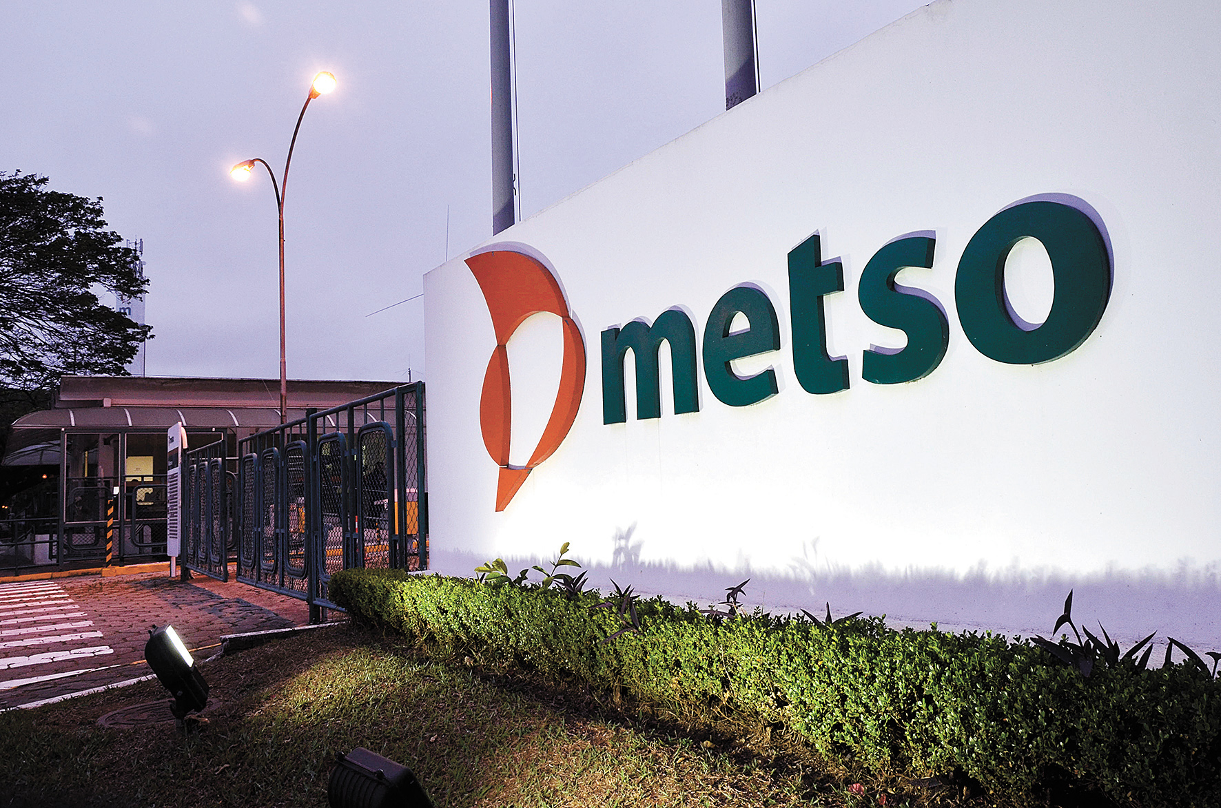 Metso é multada em R 3 milhões por descumprir medidas de segurança Metso é multada em R 3 milhões por descumprir medidas de segurança