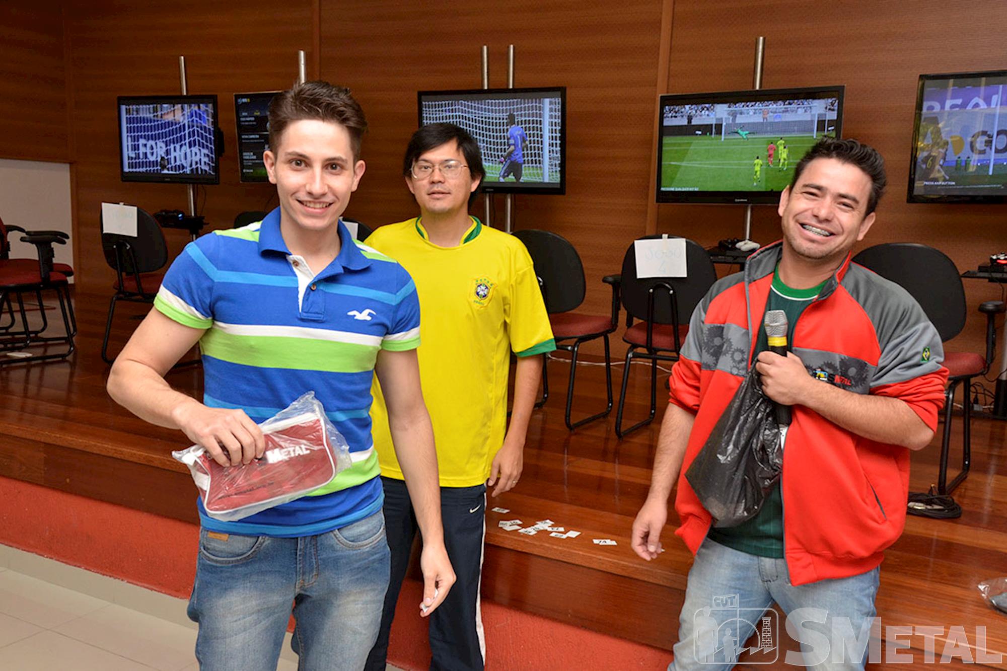 Estudante Jean Ferreira é campeão do Futgame