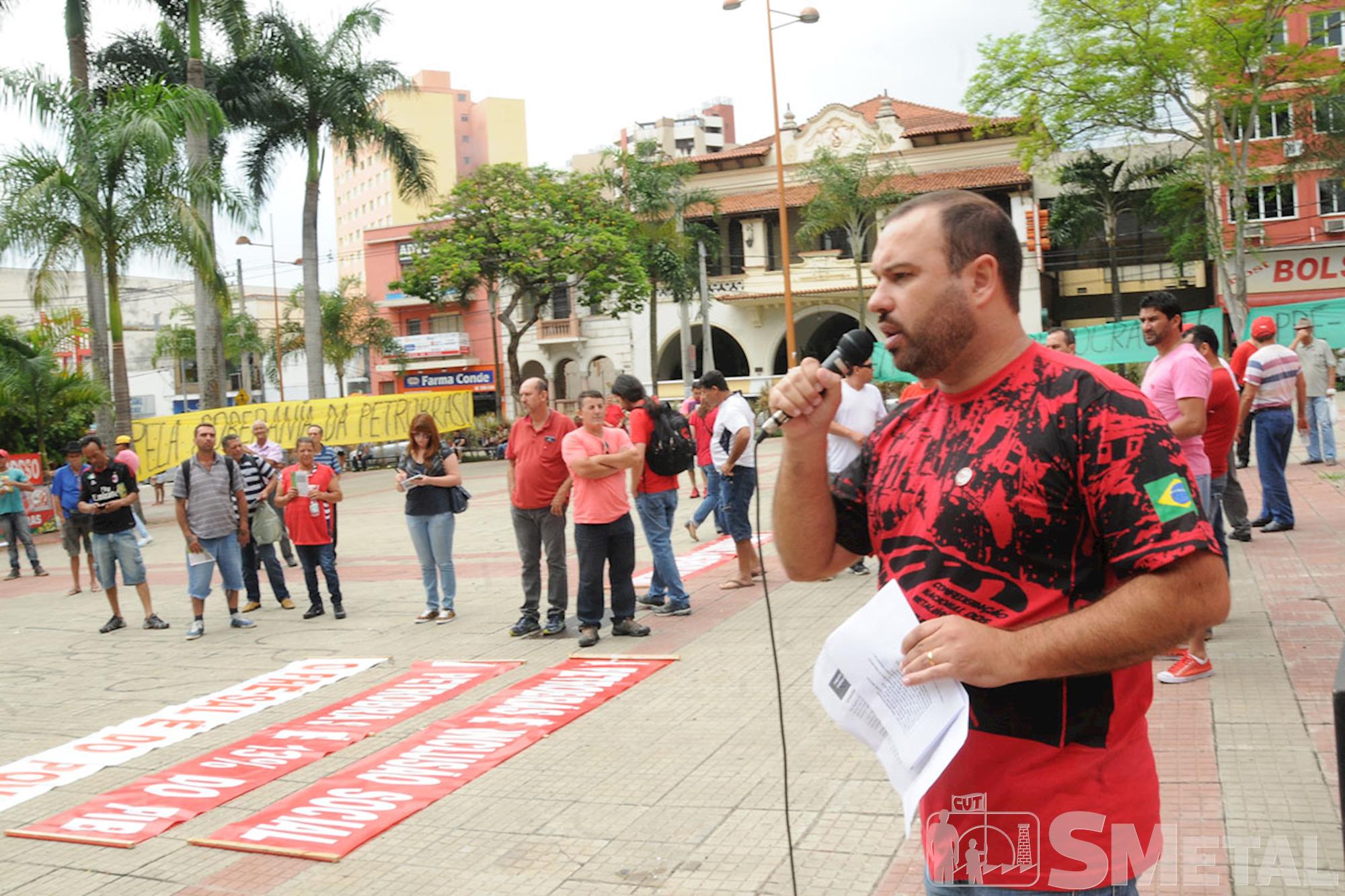 Ato público marca lançamento de Frente em defesa da democracia