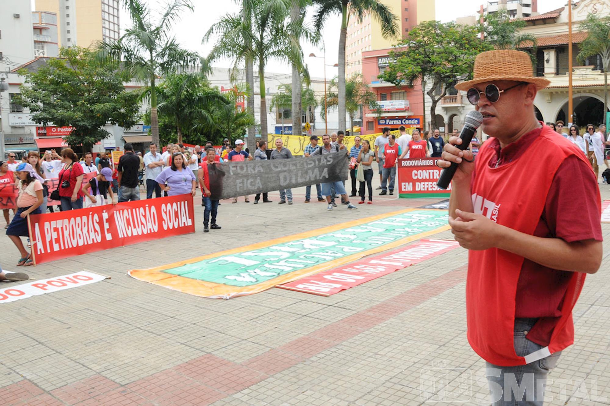 Ato público marca lançamento de Frente em defesa da democracia