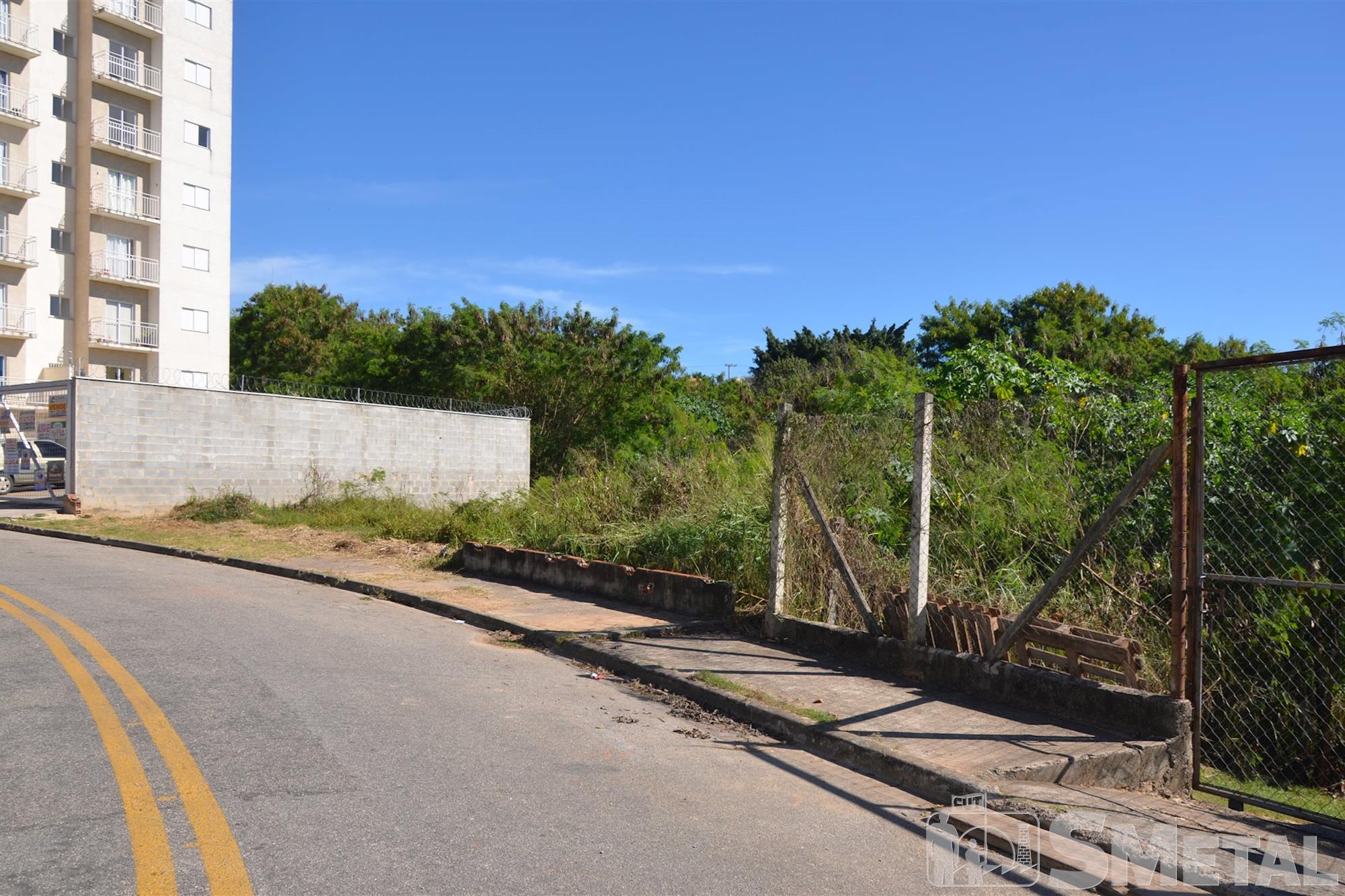 Moradores do Jardim Simus sofrem com descaso da prefeitura