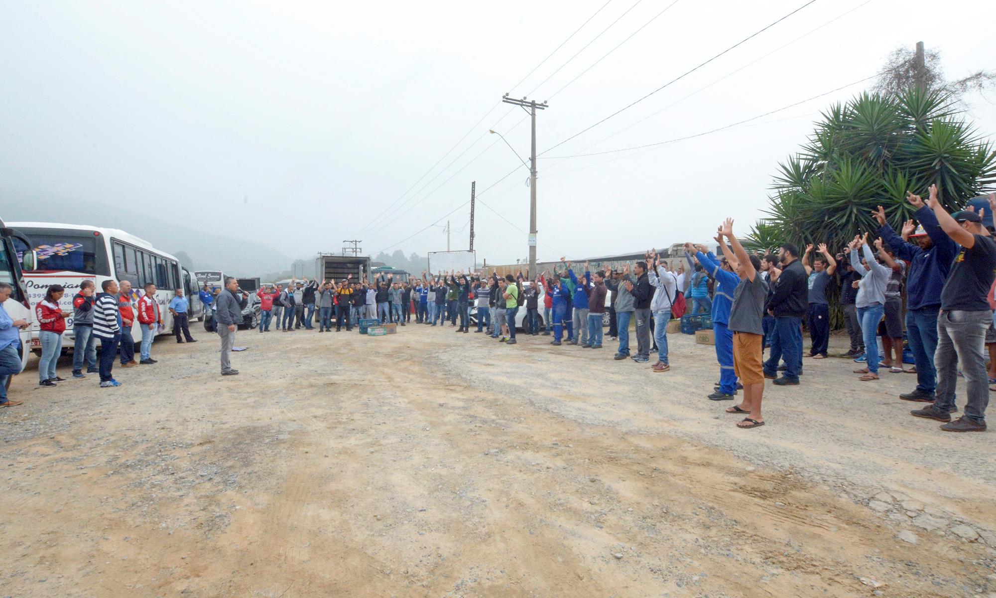 SMetal faz protesto contra falta de proposta no grupo Fundição