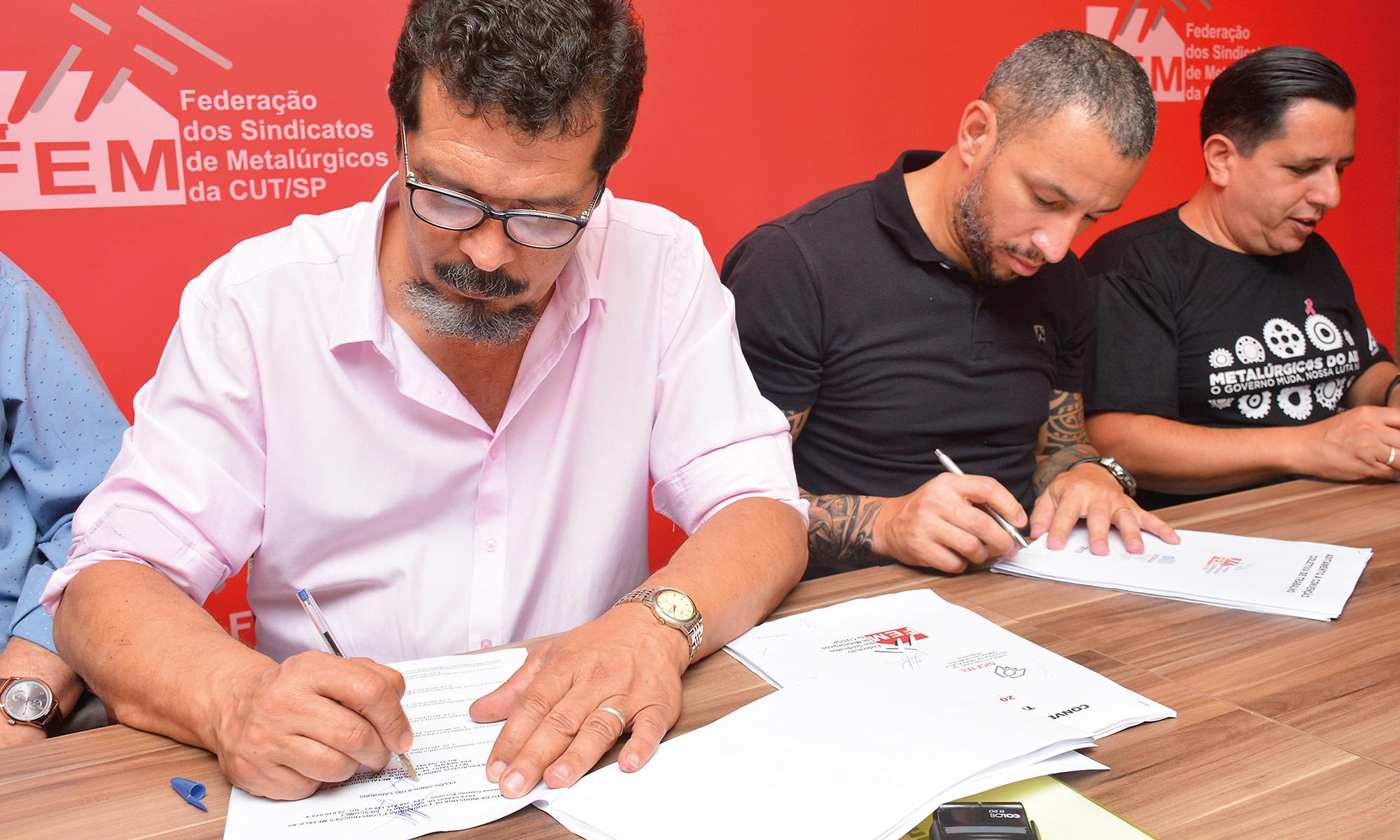 FEM e SMetal assinam Convenção Coletiva com sete grupos patronais