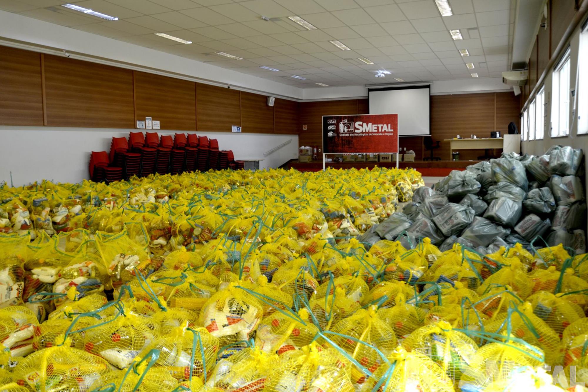 Caroline Queiróz Tomaz/Imprensa SMetal , Natal sem Fome doa 1, 1 mil cestas em Sorocaba e região; confira as fotos 