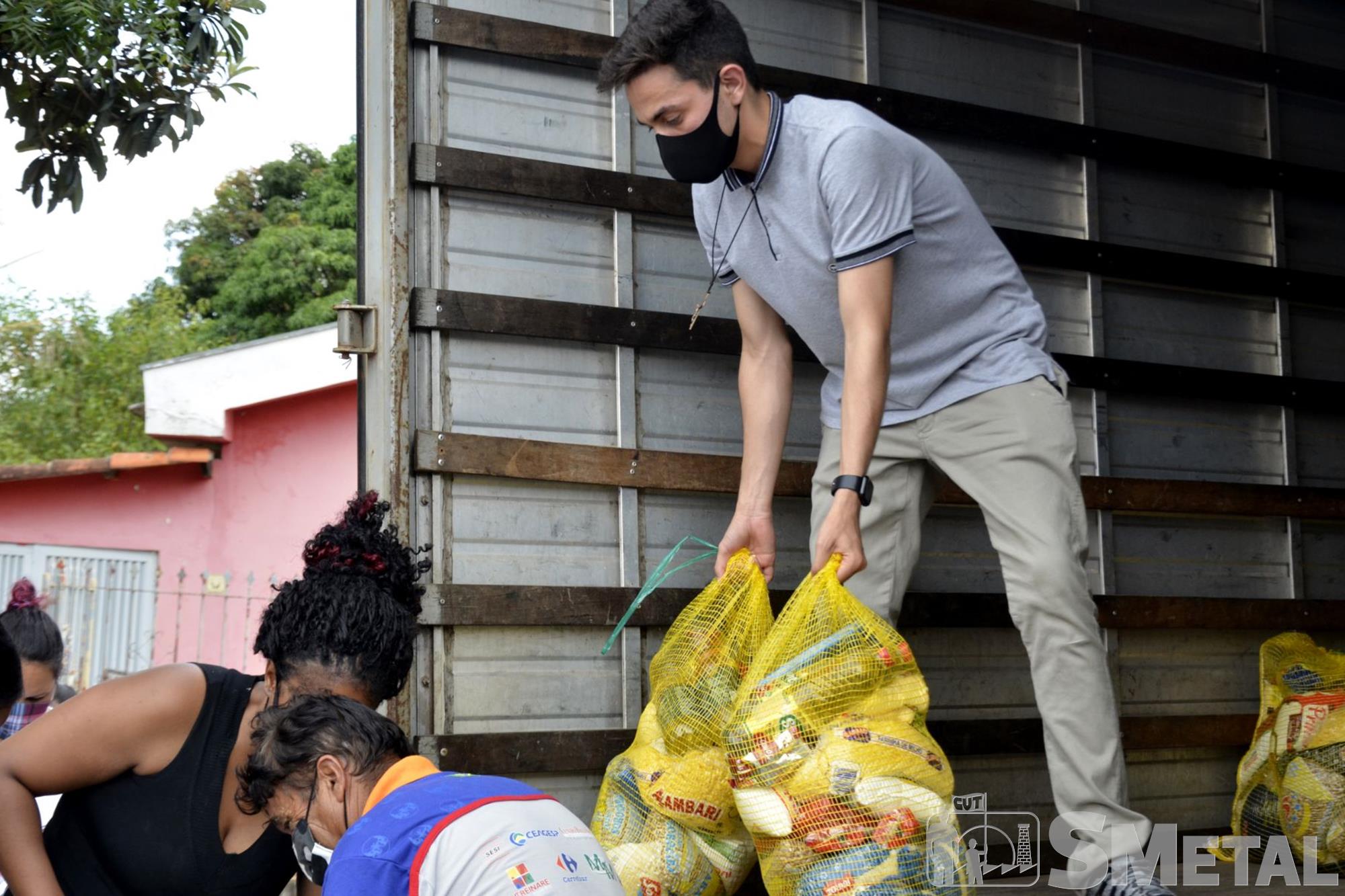 Caroline Queiróz Tomaz/Imprensa SMetal , Natal sem Fome doa 1, 1 mil cestas em Sorocaba e região; confira as fotos 