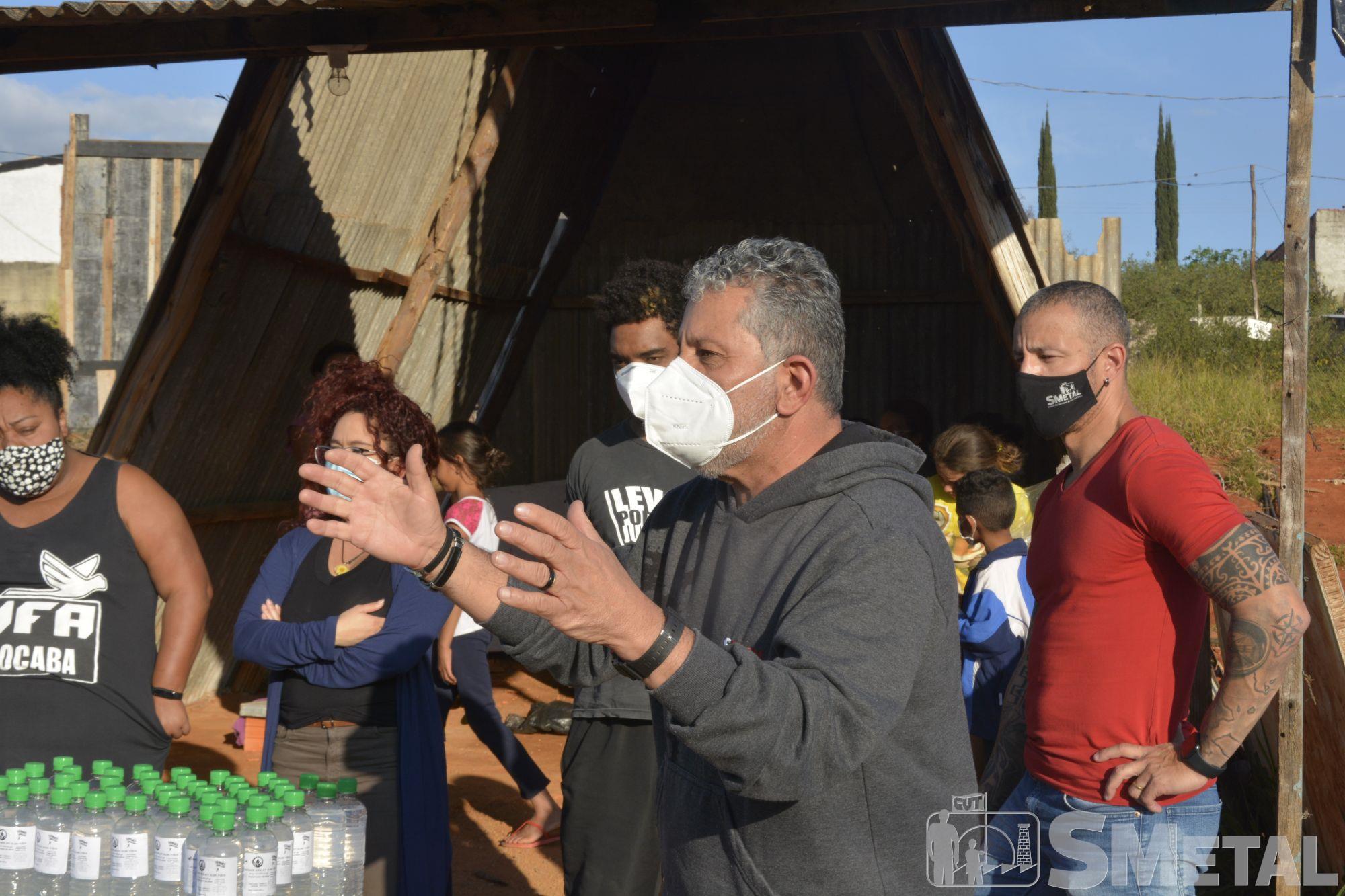 SMetal participa de doações de álcool em gel e máscaras