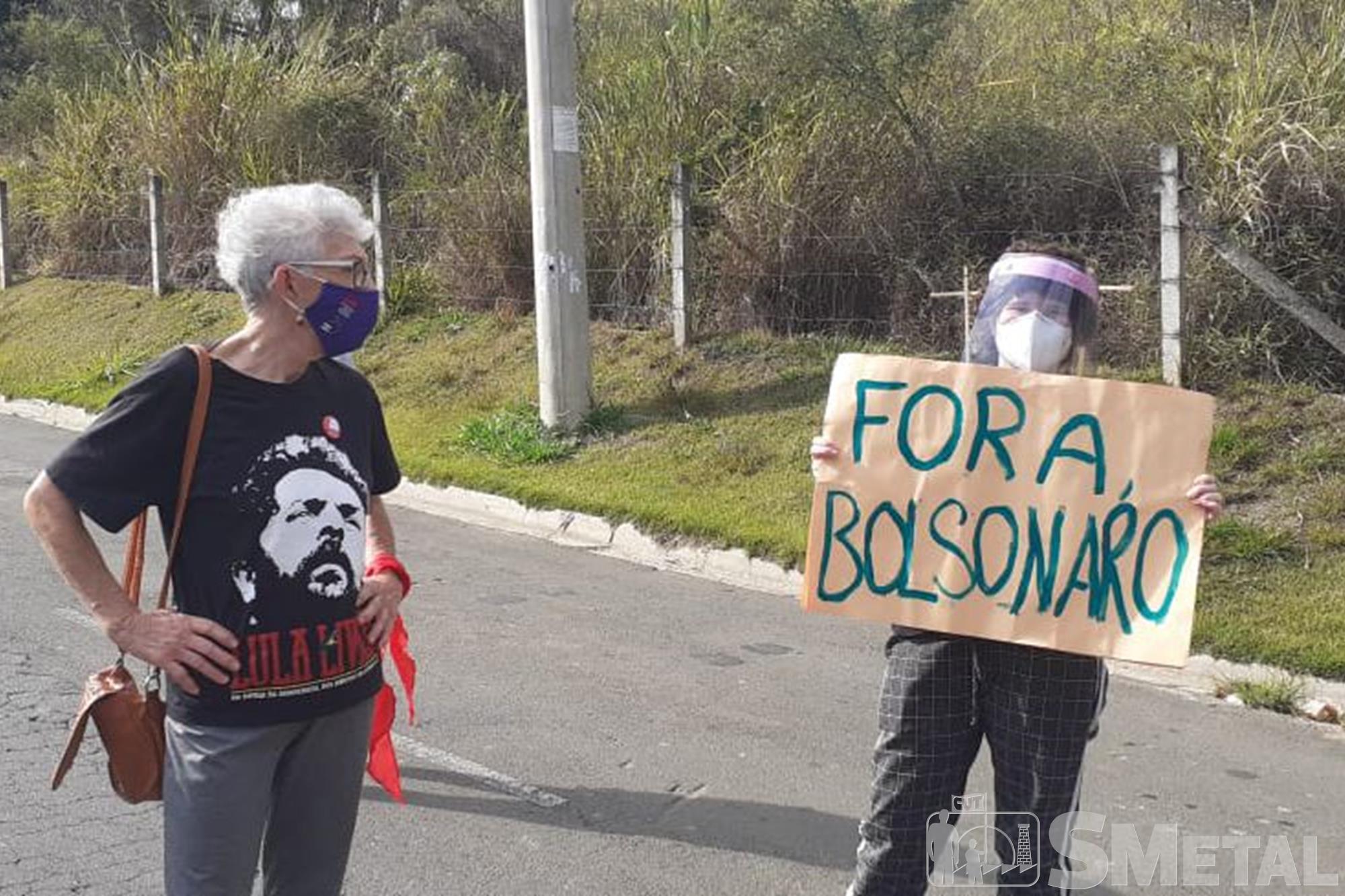 Pão com Mortadela , Sorocaba: sem máscara, Bolsonaro foi recebido com protestos: veja as fotos