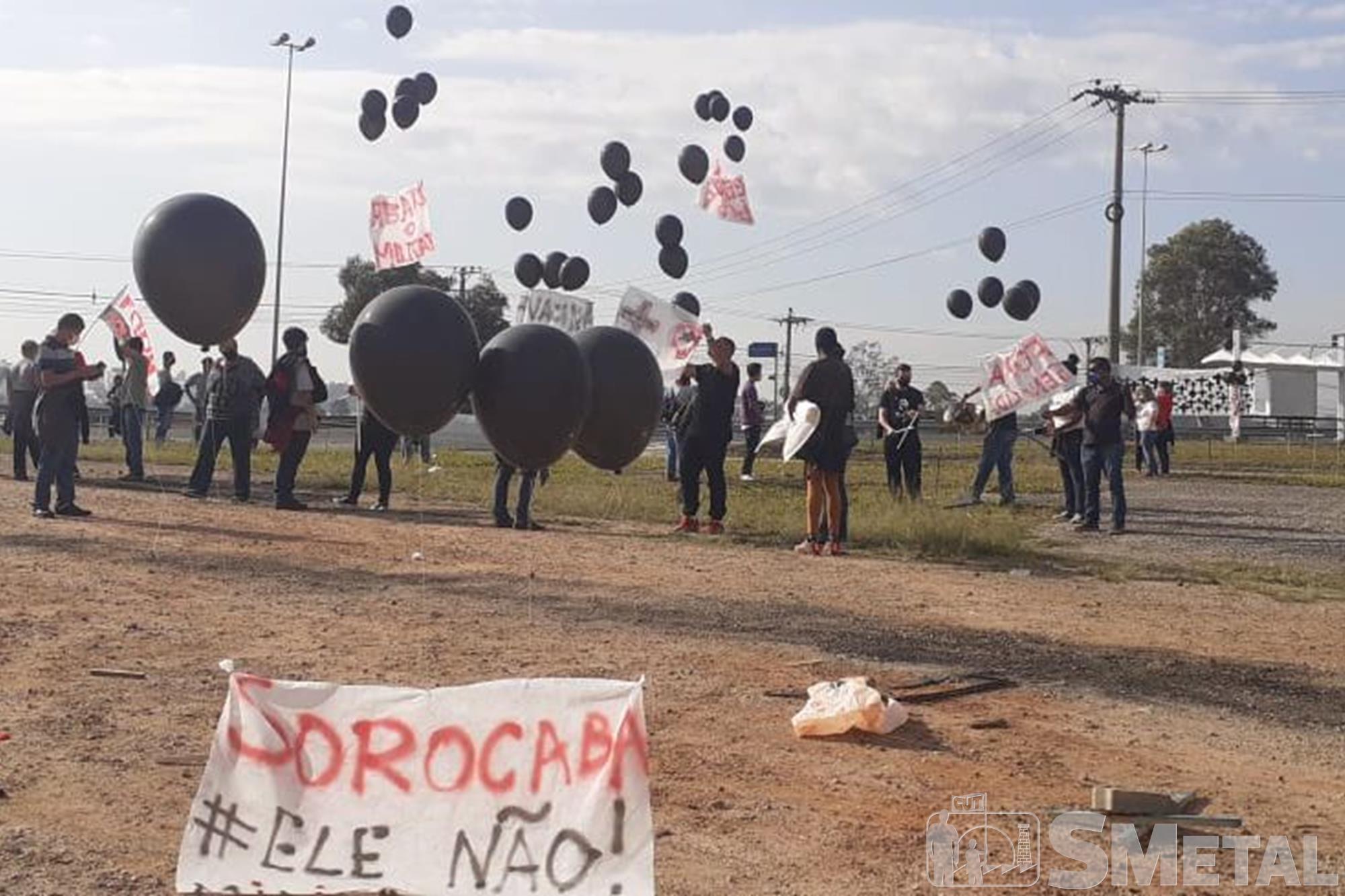 Pão com Mortadela , Sorocaba: sem máscara, Bolsonaro foi recebido com protestos: veja as fotos