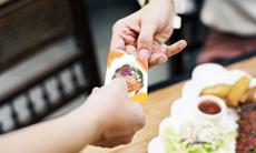 Governo tenta, mais uma vez, acabar com vales refeição e alimentação