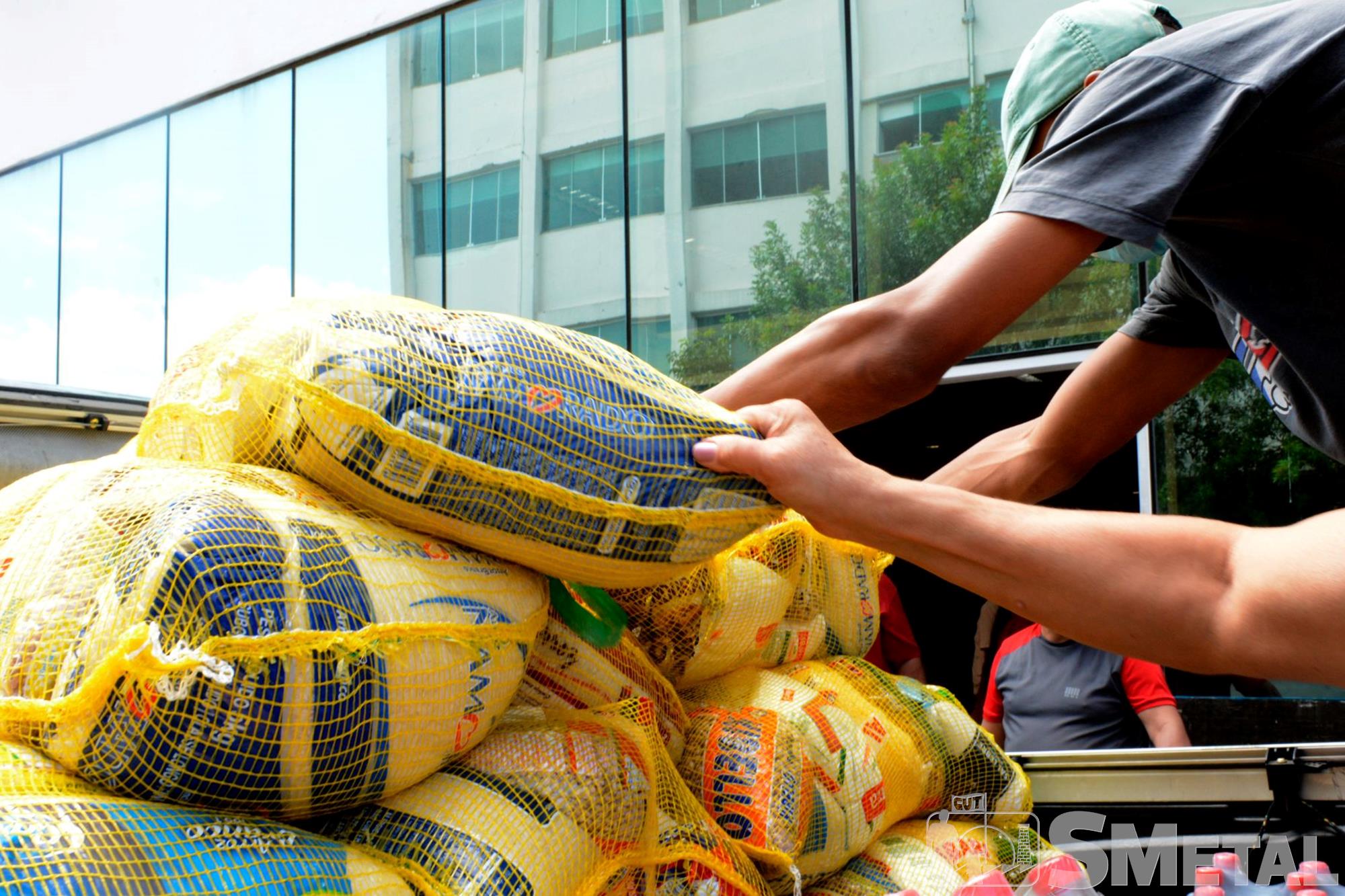 Foguinho/Imprensa SMetal , #TBT Natal sem Fome doou 2, 1 mil cesta para comunidades e entidades; fotos