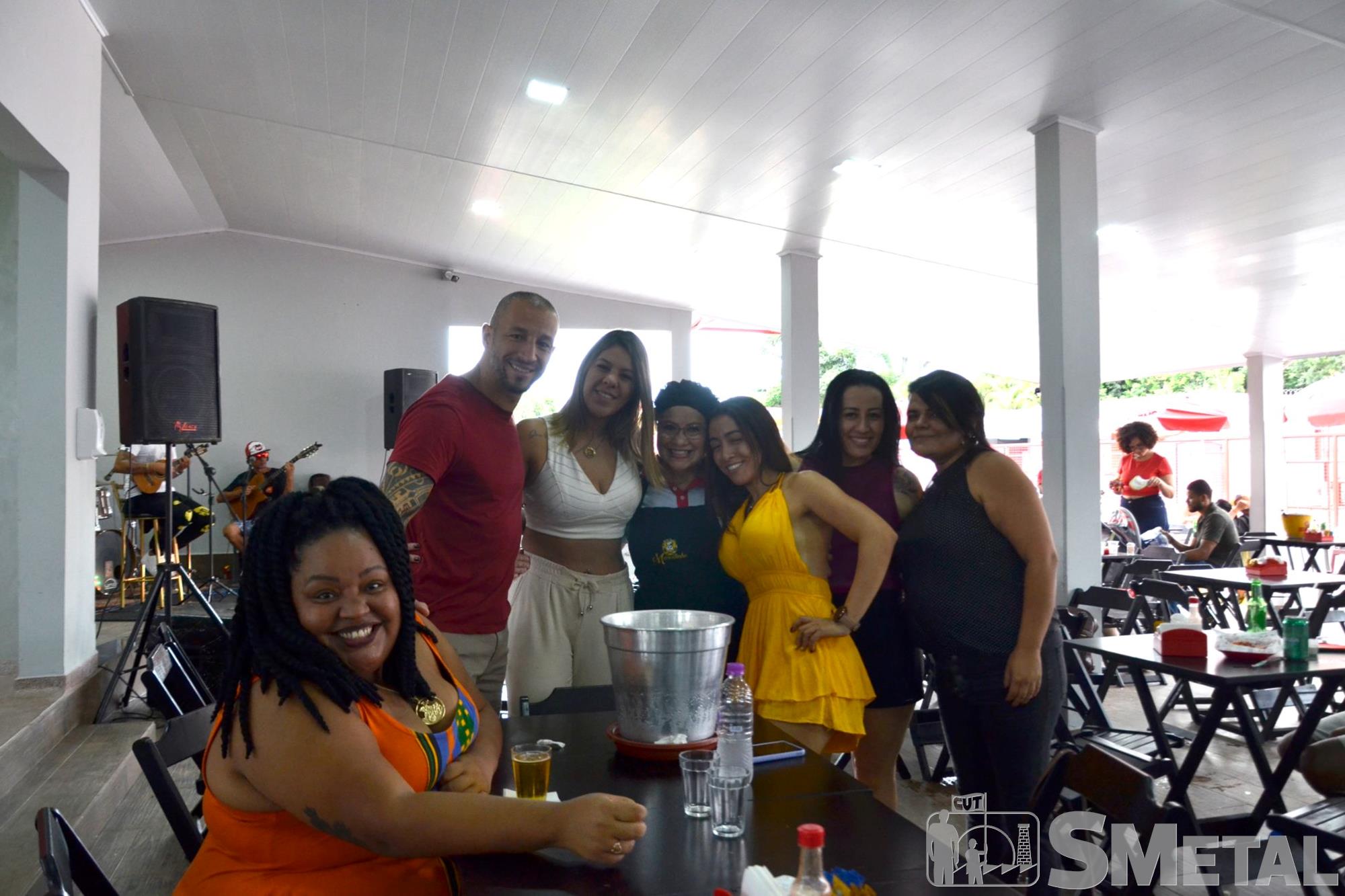 Samba,  pagode e feijoada: confira fotos do final de semana no Clube 