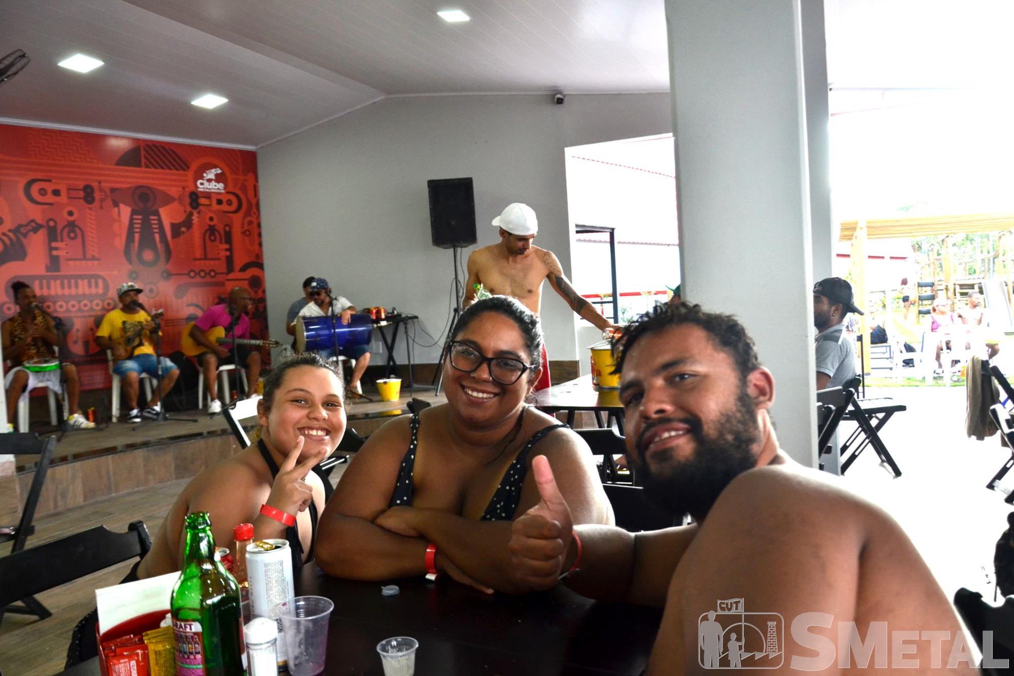 Samba,  pagode e feijoada: confira fotos do final de semana no Clube 
