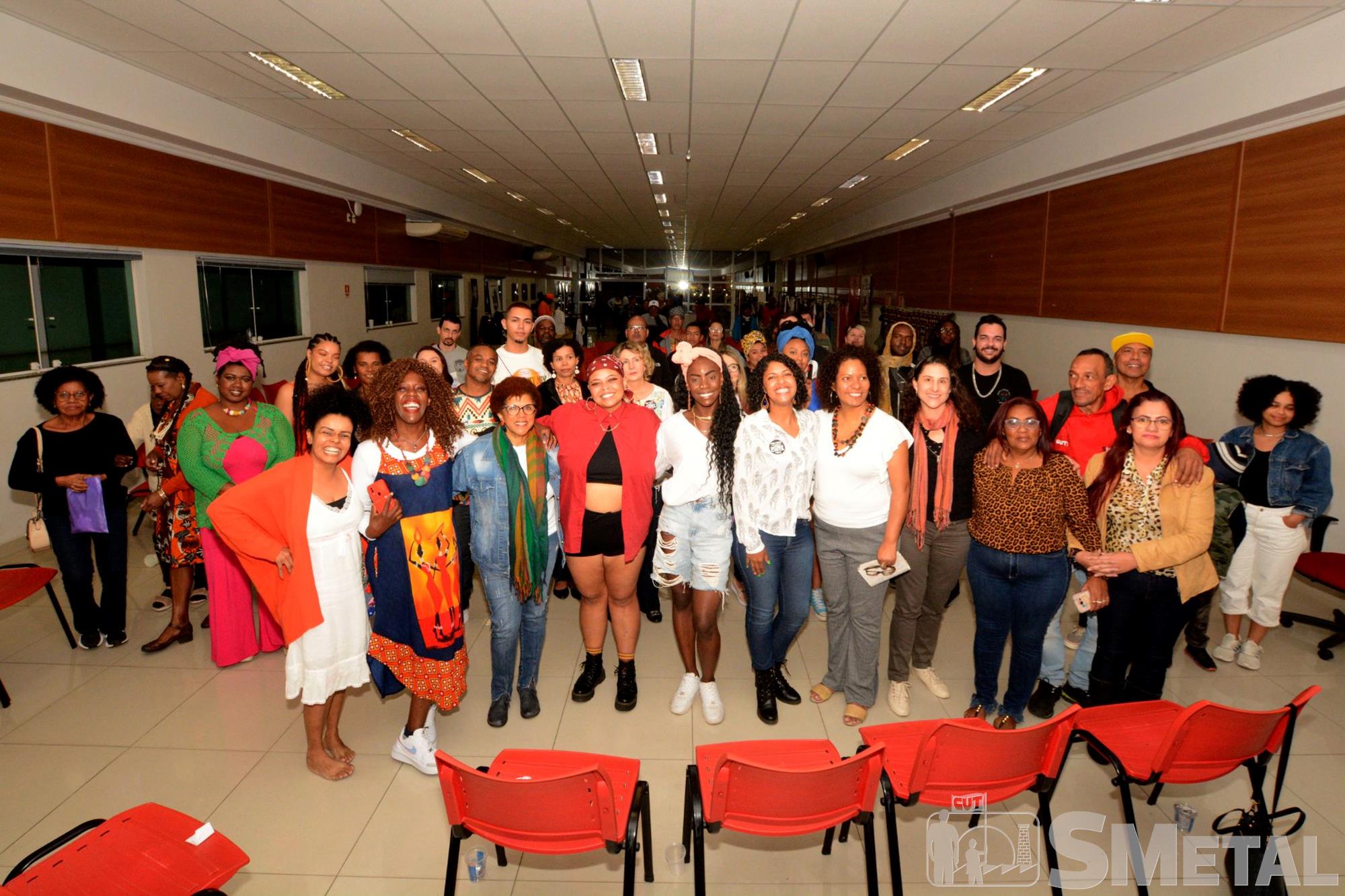 Foguinho e Mariana Mansano Maginador, Dia da Mulher Negra debateu luta,  diversidade e resistência no SMetal 