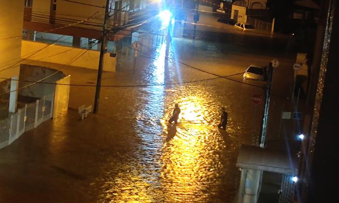 Chuvas: prefeitura decreta situação de emergência; veja como pedir ajuda  
